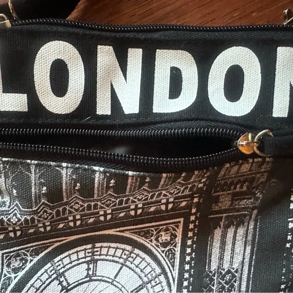 SOLD ON X-POST Robin Ruth Black and White London Crossbody Bag - Picture 5 of 10